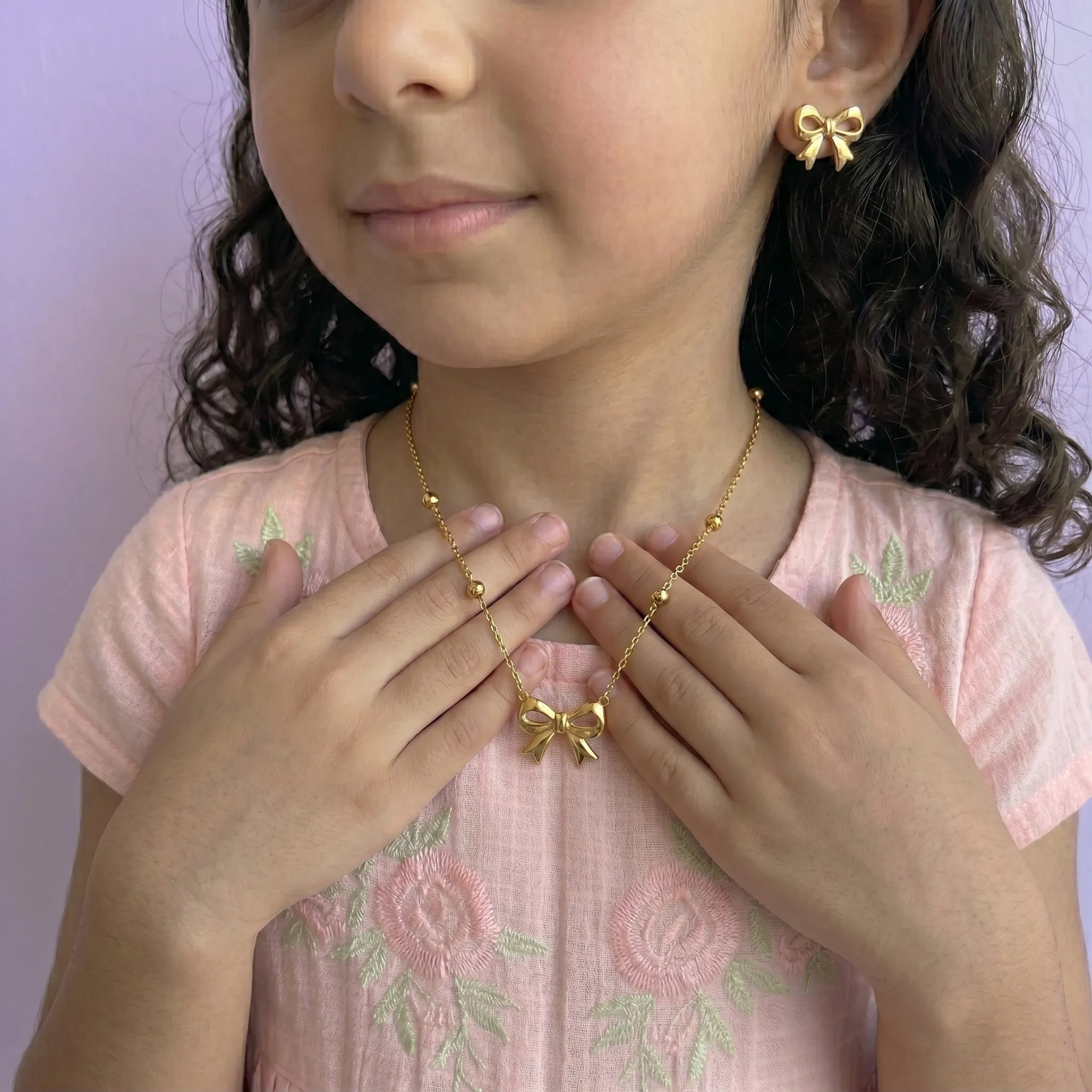 طقم اكسسوارات ذهبي