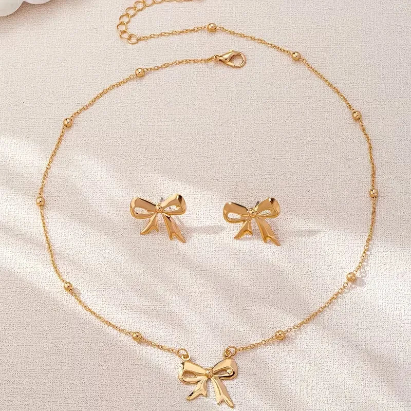 طقم اكسسوارات ذهبي